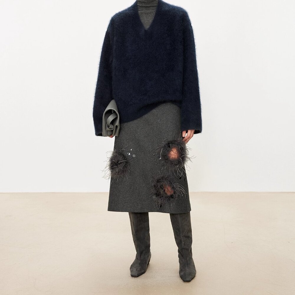CHICJOC Ostrich Feather Embellished Wool Midi Skirt Luxury Handcrafted Appliqué - Picture 6 of 16